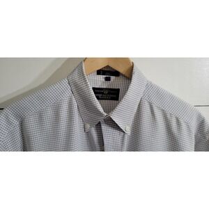 International Waters Shirt Mens L Blue Check Plaid Button Down Short Sleeve EUC